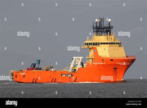 Siddis Mariner On The River Elbe The Siddis Mariner Is A Diesel