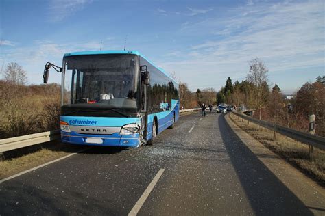 Horb Unfall Auto Stößt Mit Linienbus Zusammen Horb And Umgebung