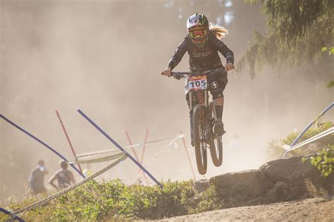 IXS European Downhill Cup 4 Spicak Flow Zone