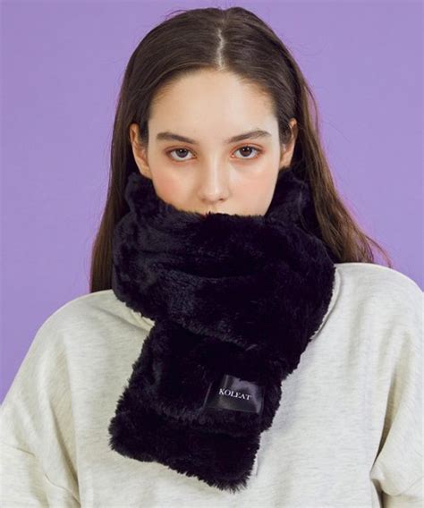 Musinsa Koleat Women Daily Warm Heating Fur Shawl Black Winter