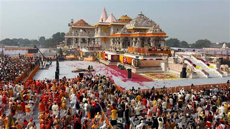 Indien Premier Modi eröffnet umstrittenen Hindu Tempel in Ayodhya