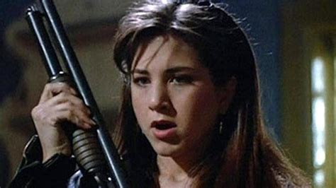 An Early Jennifer Aniston Movie Just Became Available On Netflix | GIANT FREAKIN ROBOT