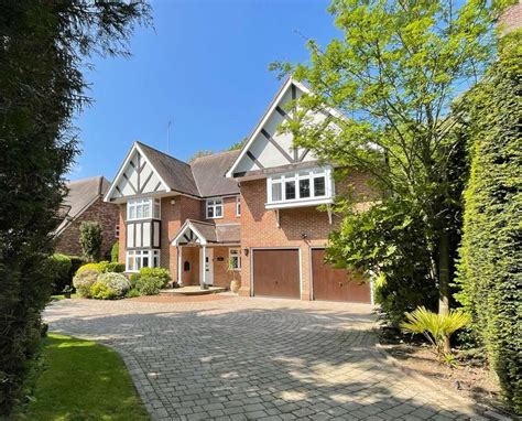 Wambrook Close Hutton Brentwood Cm13 5 Bed Detached House For Sale