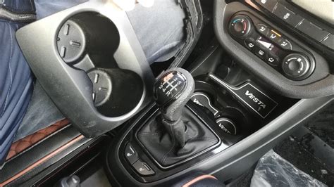 Подстаканник Лада Веста нового образца чёрный глянец. Как заменить ...