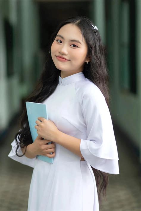 Phương Mỹ Chi đi hát đã 10 năm nhưng lại được trao giải Gương mặt mới ...