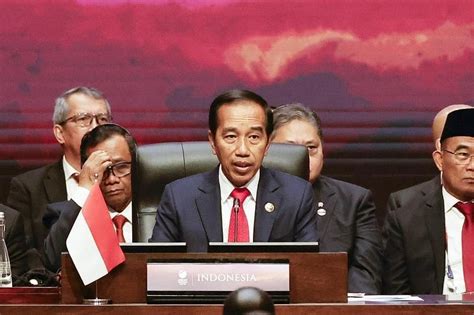 Jokowi: Prabowo did not resort to violence at Cabinet meeting | The Star