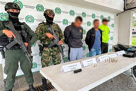 Dos Hombres Capturados Y Un Arma Neumática Incautada Policía Nacional