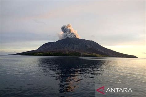 PVMBG Sudah Mencabut Peringatan Bahaya Tsunami Erupsi Gunung Ruang