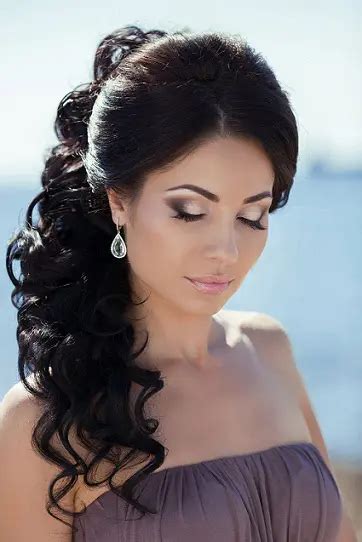 Christian Wedding Hairstyles For Saree