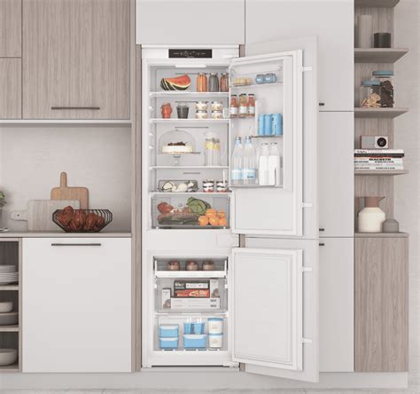 Novo Combinado de encastre Total No Frost com Push&Go, da Indesit ...