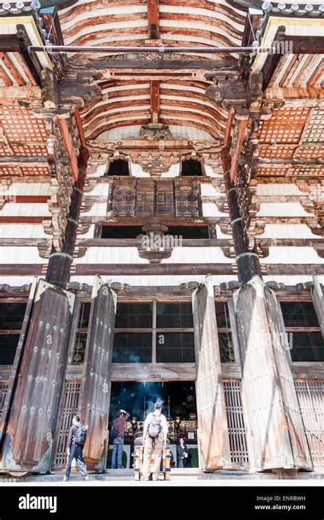 Templo Todai ji en Nara Japón Foto en perspectiva comprimida de la