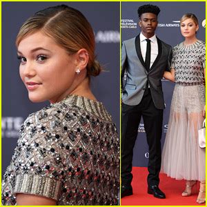 Olivia Holt Aubrey Joseph Want A Cloak Dagger Runaways Crossover