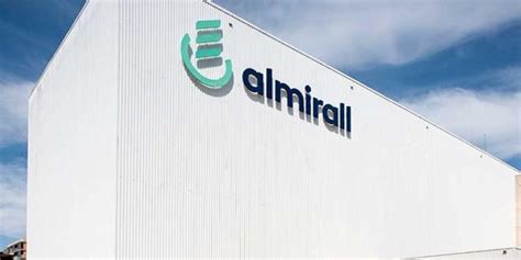 Almirall registra unas pérdidas netas de 42 8 millones en el primer