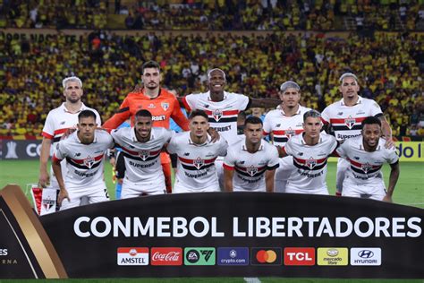 Atuações ENM São Paulo joga bem e vence em estreia de Zubeldía veja