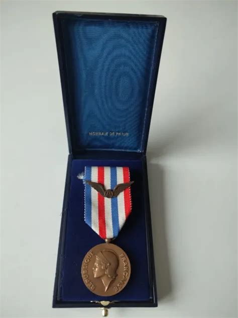 Medaille D Honneur De L Aeronautique En Crin Monnaie De Paris Eur