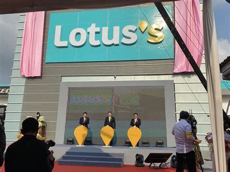 เทสโก้ โลตัส เริ่มรีแบรนด์สาขาเป็น Lotuss หลังเข้ามาอยู่ภายใต้ปีกเครือ