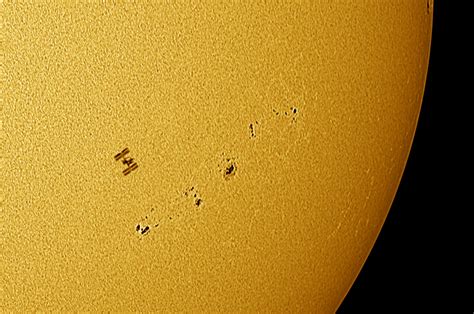 Photographer Captures The ISS Crossing The Sun From His Backyard