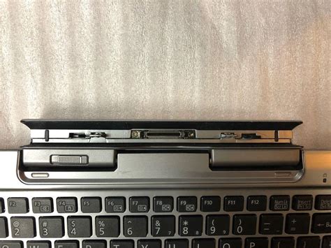 富士通 Fujitsu stylistic Q702 tablet with keyboard i5 4gb Ram win 7 開會