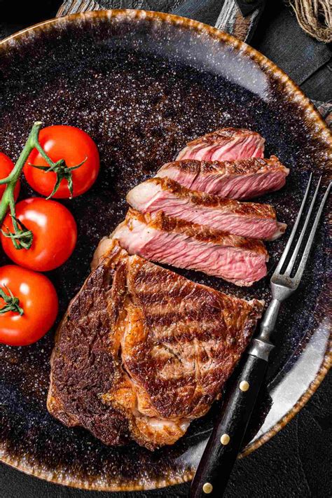 Six Cooked Steak Levels (Different Doneness) - A Spectacled Owl