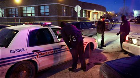 4 Detroit Police Officers Shot At Precinct Cops Say Fox News