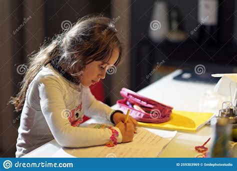 Desenho De Menina De Anos Imagem De Stock Imagem De Filha