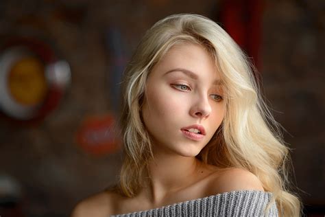 Model Long Hair Alice Tarasenko Blonde Looking At Viewer Simple