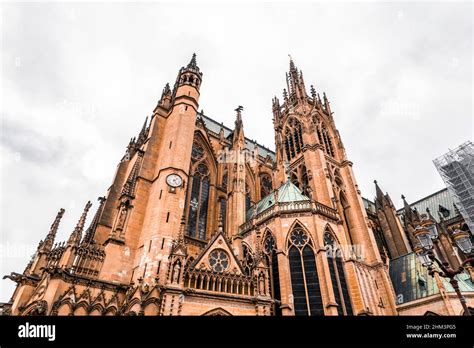 La Catedral De Metz O La Catedral De San Esteban Es Una Catedral