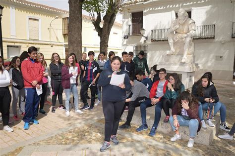 El Ies Vicente Cano Homenajea A Cervantes Leyendo Los Sonetos Y