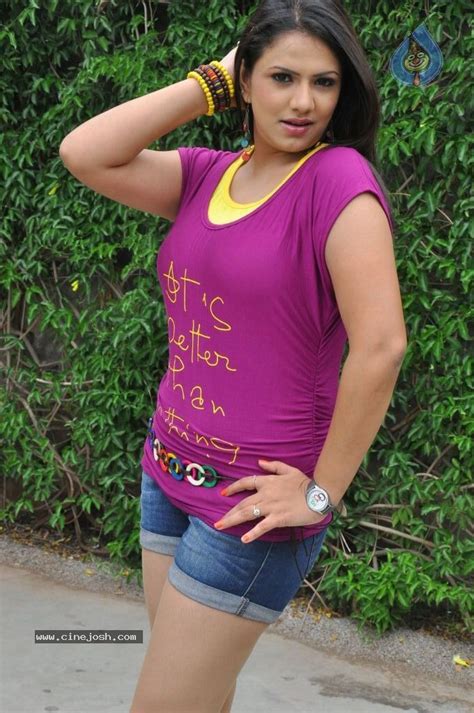 Shivani Hot Stills Photo 35 Of 95