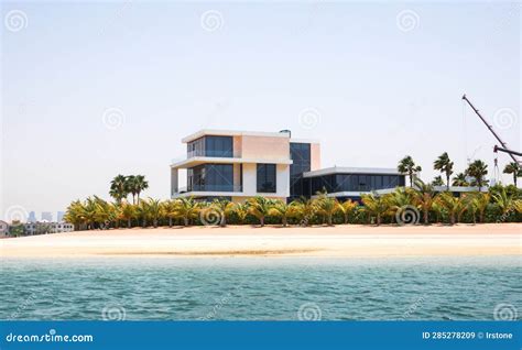 Luxury Water Front Villas On The Palm Jumeirah In Uae Editorial Stock