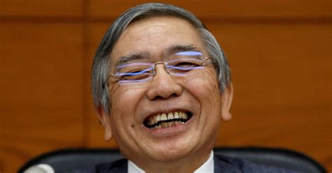 【日銀】黒田総裁「スーパーで物を買ったこともあるけど基本的に家内が買い物してるので物価高を感じてるというほどではない 爆速ニュース