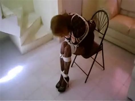 5 Coral Atada En Una Silla 4 XVIDEOS