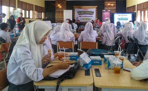 SMAN 1 Sagaranten Dan JNE Cabang Sukabumi Gelar Pelatihan Digital