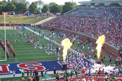 Superfan Paul Layne Hasn’t Missed an SMU Football Game Since 1972 ...