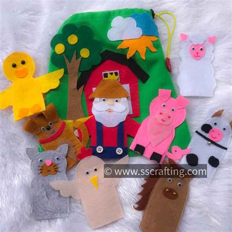 Old MacDonald's Farm Finger Puppets , Nursery mobile, felt Hanging