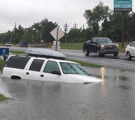 Louisiana flooding: three dead, thousands rescued