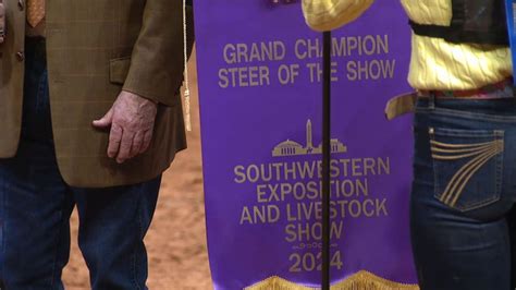 Like Father Like Daughter Dalhart Teen Wins Grand Champion Steer At