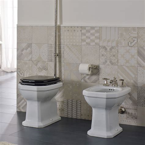 Bidet Da Terra In Ceramica Bianca Vintage Made In Italy