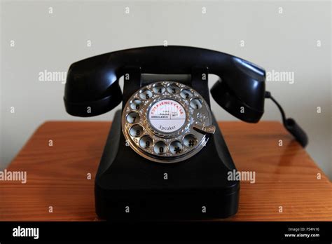 Telefone Antik Stockfotos Und Bilder Kaufen Alamy