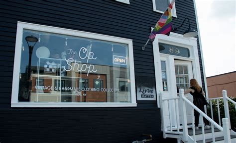 Rochester Vintage Shop owner deciphers current fashion trends - Campus