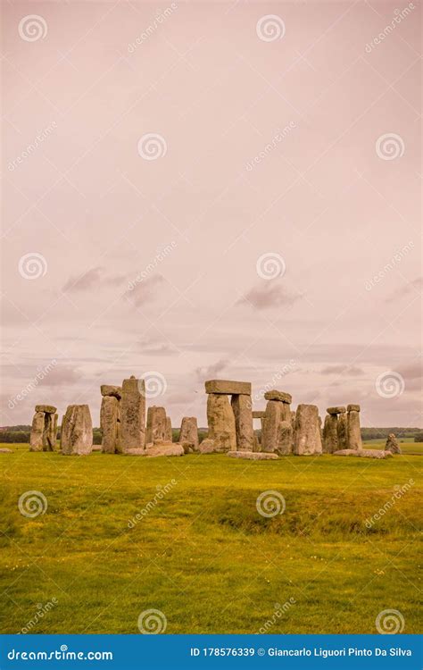 Sunset in the Stonehenge stock image. Image of nature - 178576339