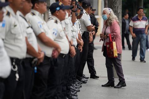 Guatemala Congreso Desconoce A Partido De Presidente Electo Y Declara