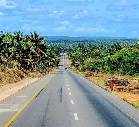 Inhambane Mais de 1 200 Kms de estradas em manutenção Rádio Moçambique