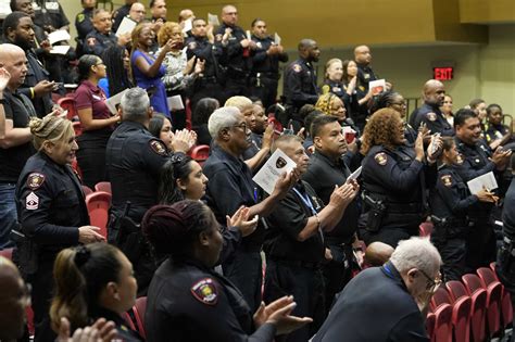 Houston school districts struggle to hire officer at every campus