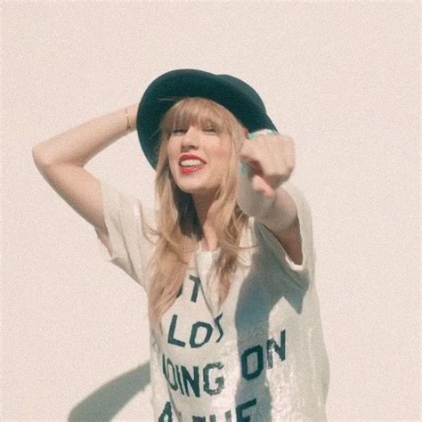 taylor swift   video wallpaper