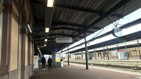 Wieso am Baden-Badener Bahnhof auch tagsüber das Licht brennt