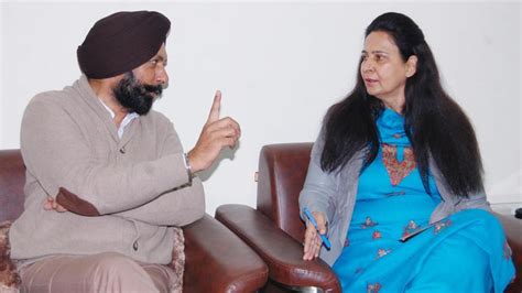 Punjab Minister Navjot Singh Sidhu out of action, wife holds fort ...