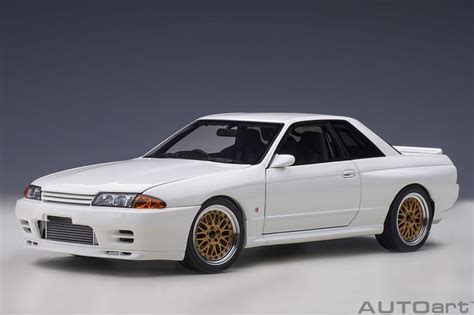 AUTOart Nissan Skyline GT R R32 V SPEC II Tuned Version Crystal White