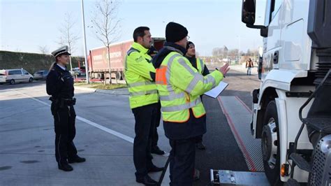 Rhein Neckar Kreis Unfälle auf A5 und A6 auch durch abgelenkte Lkw