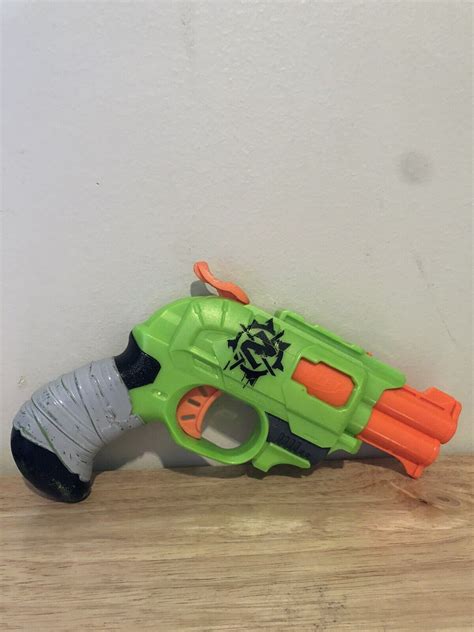 Nerf Zombie Strike Double Strike Blaster Green Soft Dart Pistol Gun